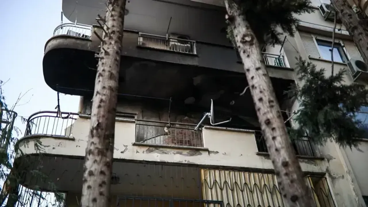 Antalya'da madde bağımlısı genç evini yaktı; anne isyan etti