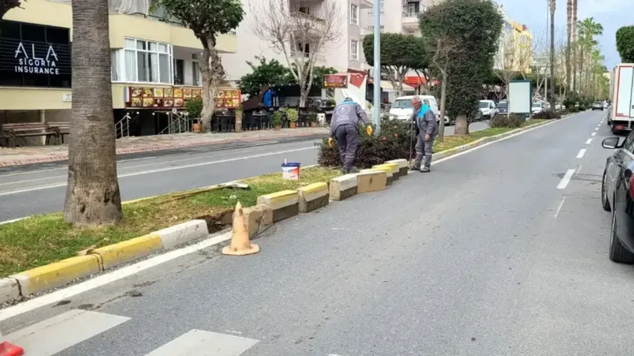 Alanya Belediyesi sezon öncesi hazırlıklarını sürdürüyor