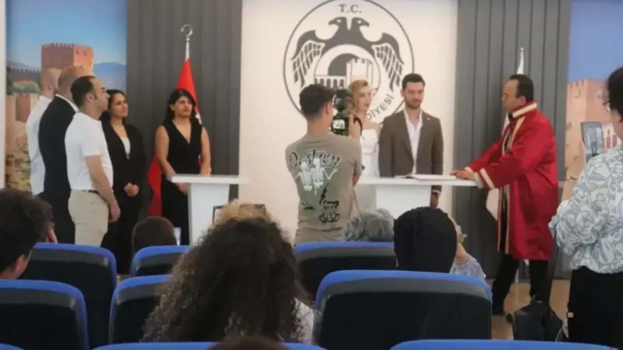 05.05.2025’in uğuruna inandılar: Alanya’da nikah maratonu