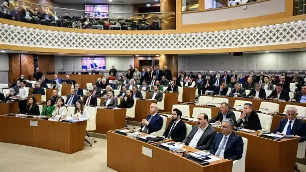 Antalya'da yeni gündem: Böcek'in yerine kim vekalet edecek?