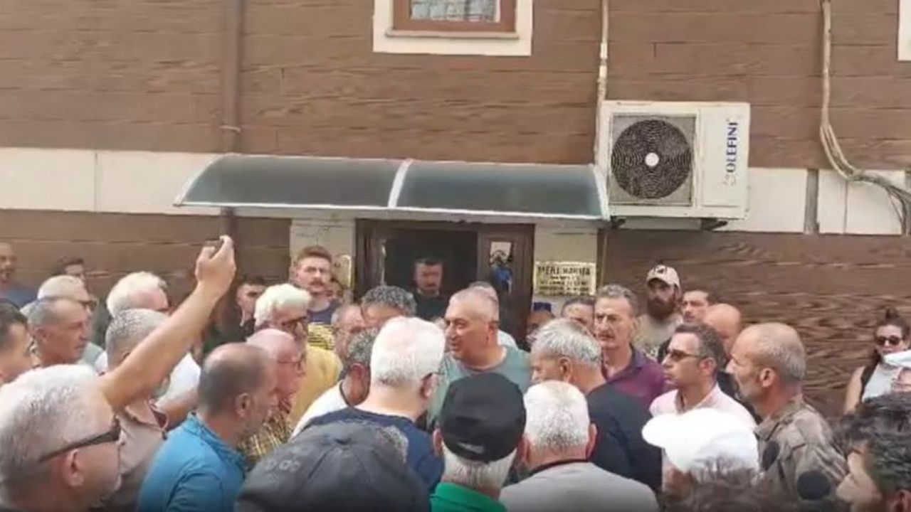 Belediye Başkanına saldırı düzenlendi: "3 kişiydiler ısırıldım!"