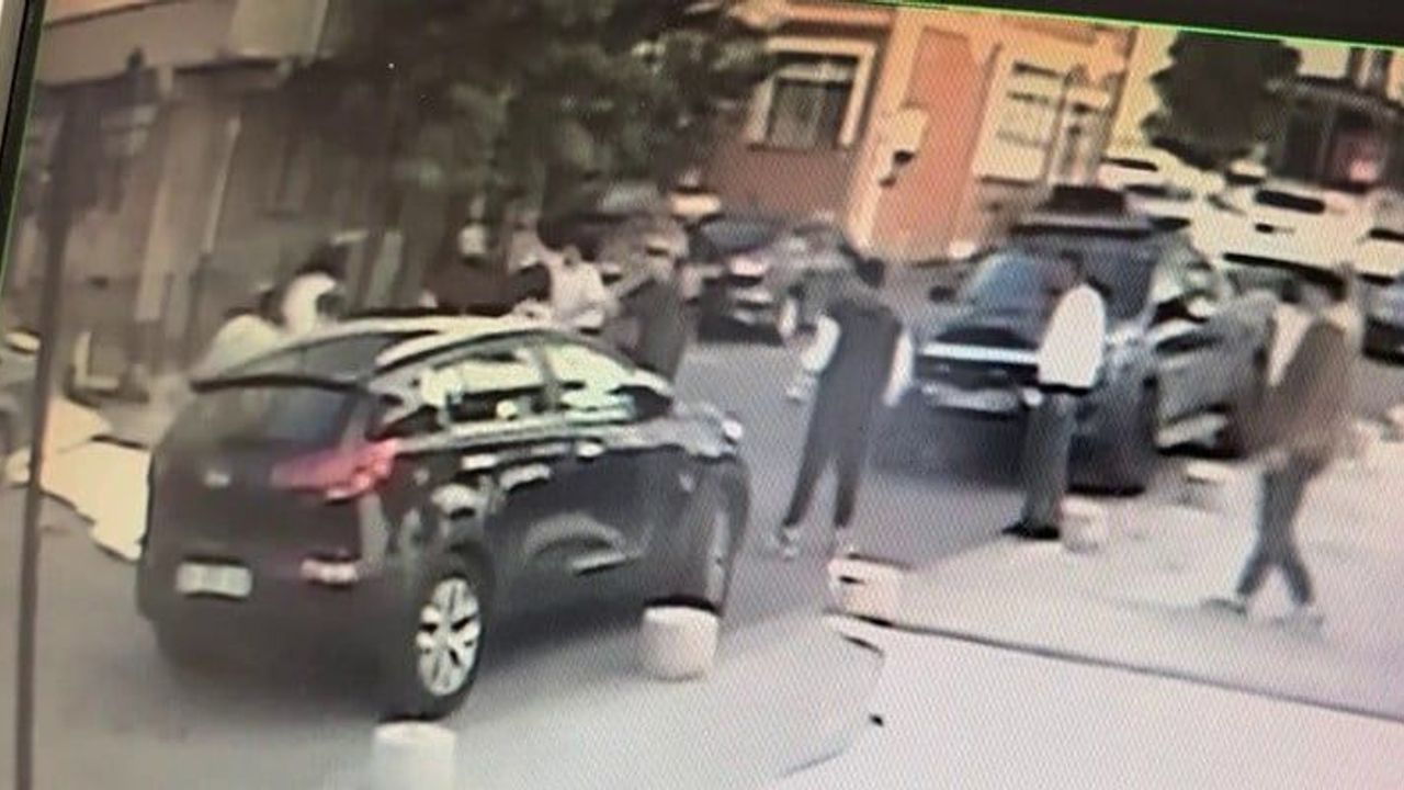 Alanya'da meydan savaşı: Bıçaklı sopalı kavgada yaralılar var