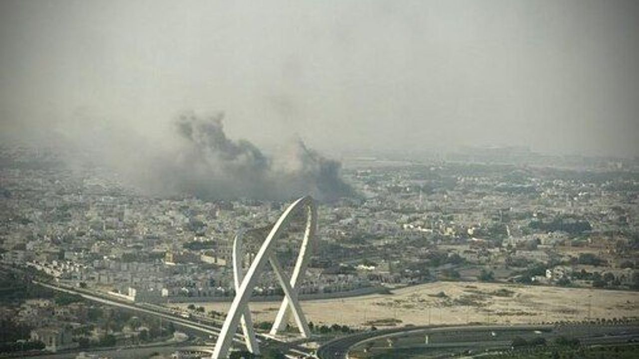 Son dakika - Çok sayıda patlama sesi duyudu. Bölgeden dumanlar yükseliyor