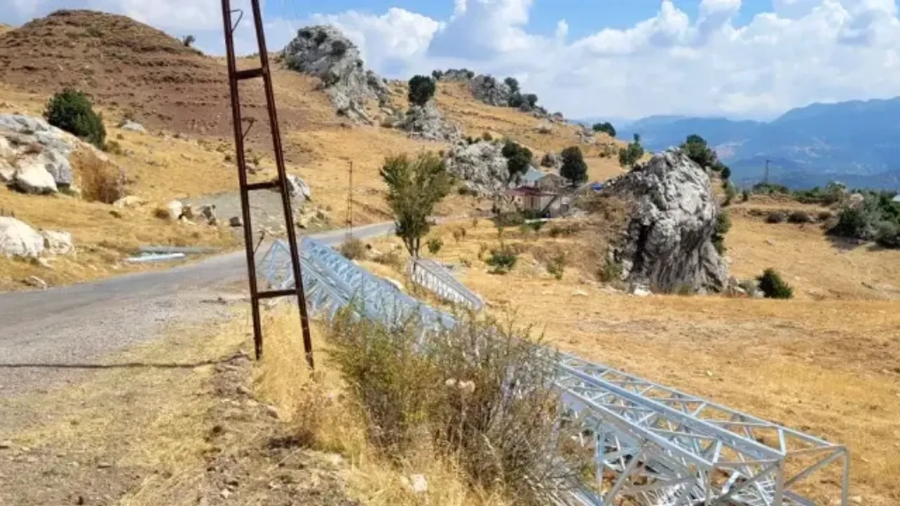 Alanya'da Sülüklü Yaylası'nda elektrik hatları ve direkleri yenileniyor