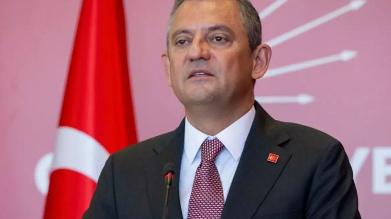 İBB iddianamesine ilk tepki gecikmedi: CHP Lideri Özel'den sert açıklama!