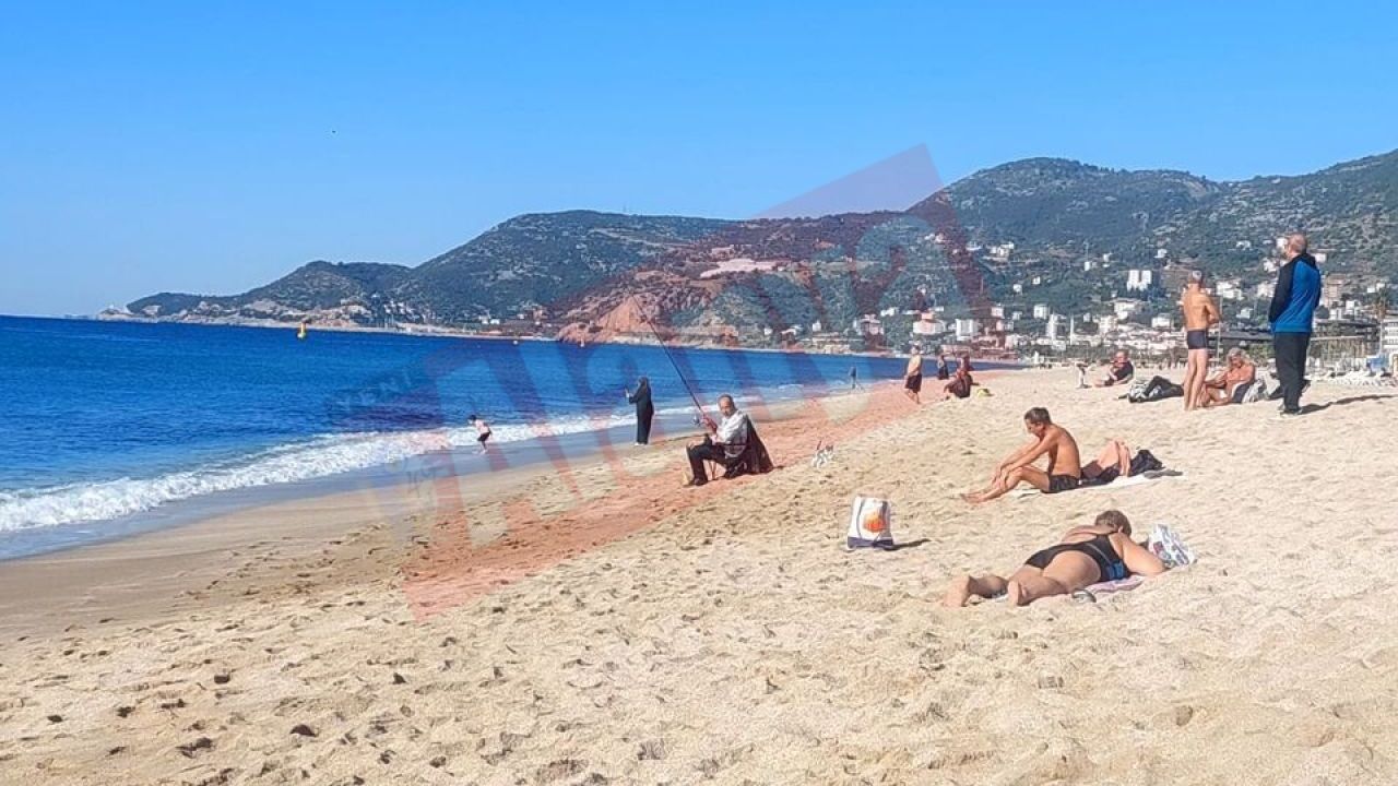 Alanya kışa meydan okuyor