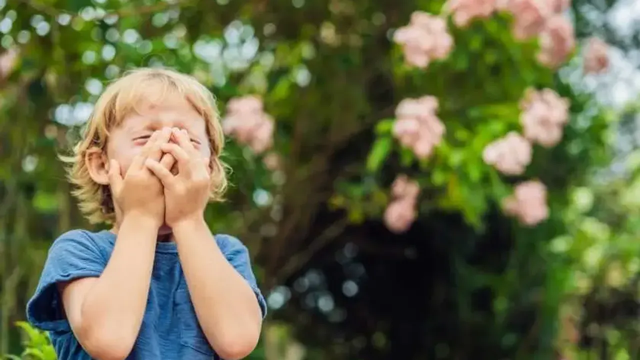 Çocuklar için bahar zor geçebilir: Alerjik nezle uyarısı