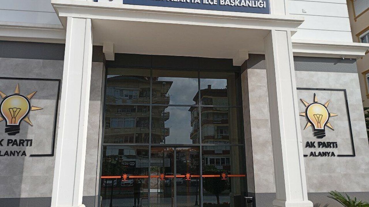 AK Parti Alanya'dan Büyükşehir'e çifte standart tepkisi