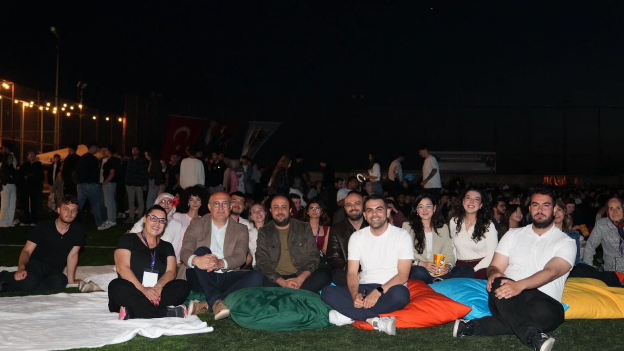 Alanya Gençlik Festivali’nde ilk gece yoğun ilgi gördü