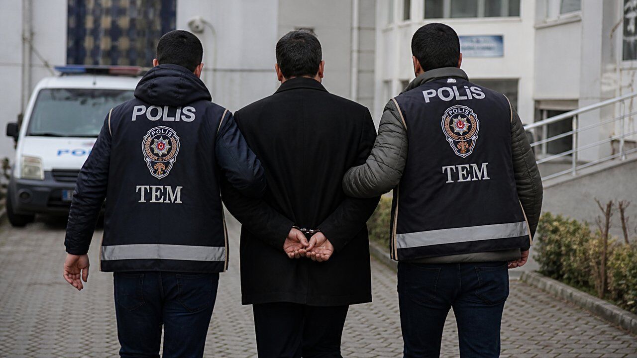 Alanya'da 7 yıldır aranan eski emniyet müdürü tutuklandı