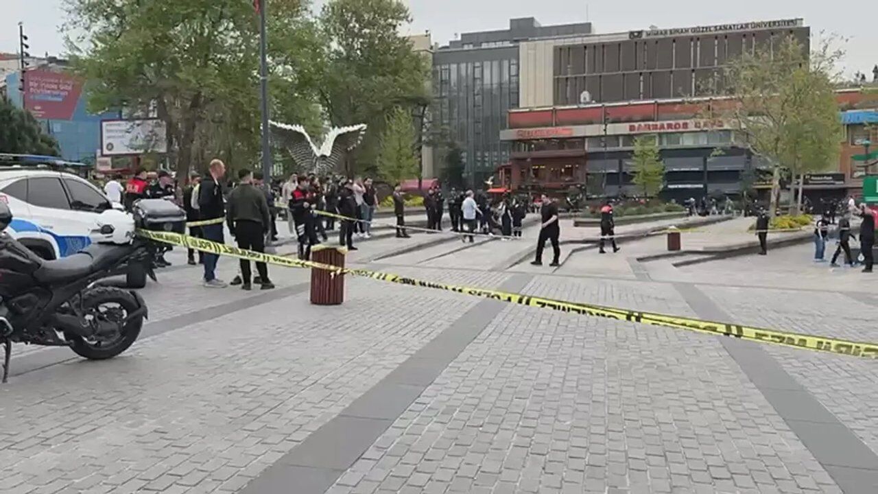 Beşiktaş'ta palalı saldırgana polis müdahalesi: 4 yaralı
