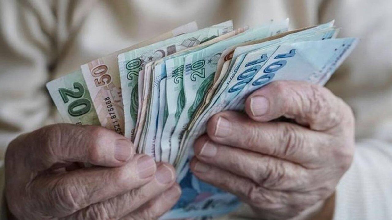 SGK uzmanı: Emeklinin 25 bin TL seyyanen zam alacağı var