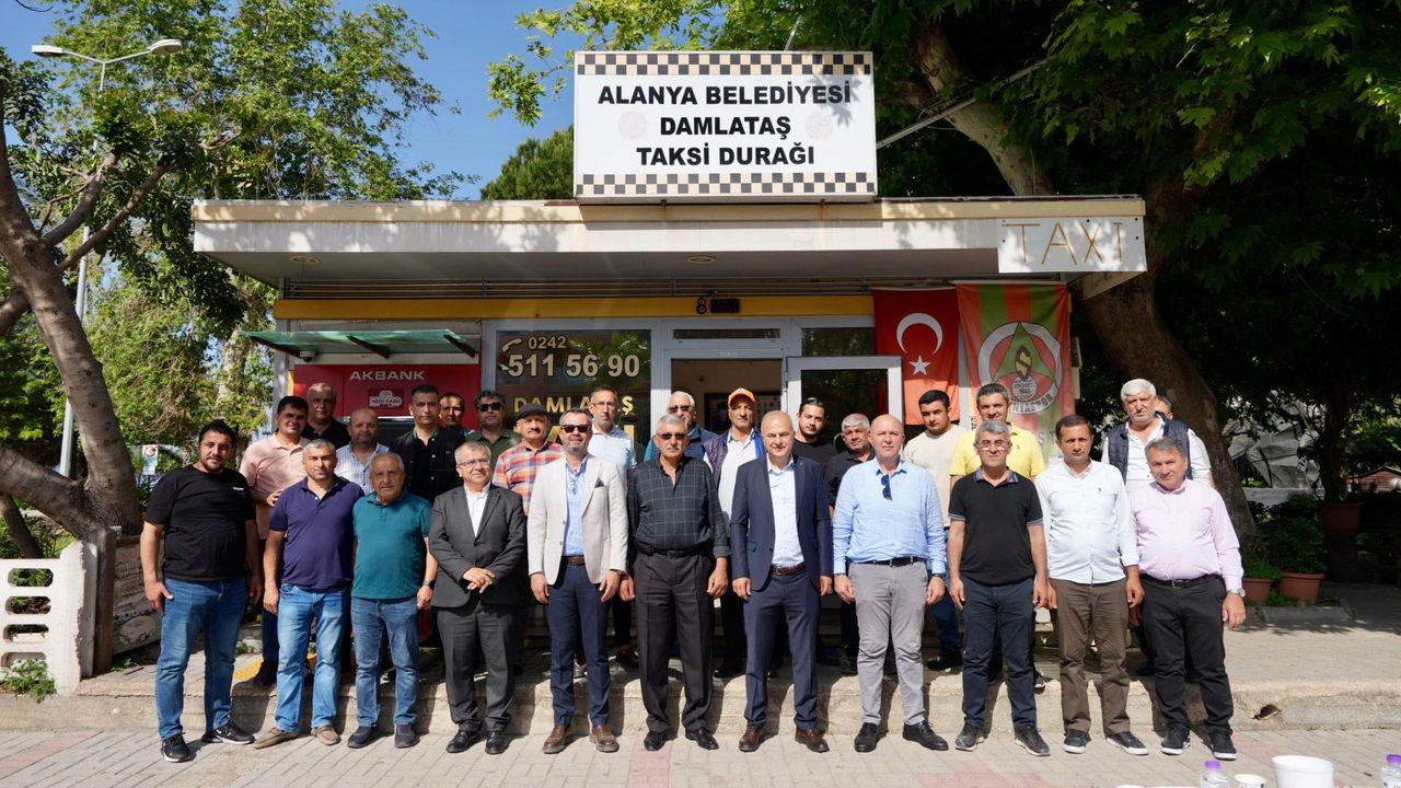 Başkan Kandemir Damlataş Taksi Durağı’nda esnafın sorunlarını dinledi