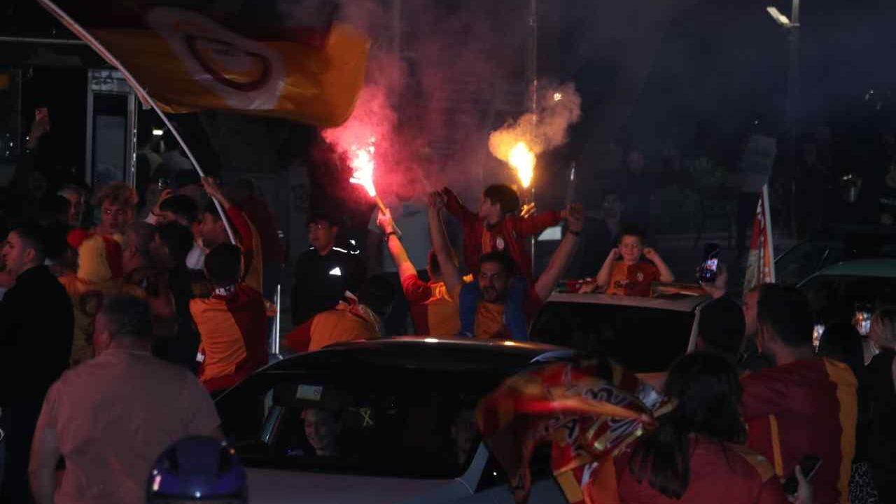 Galatasaray’ın şampiyonluğu Antalya’da meydanları doldurdu