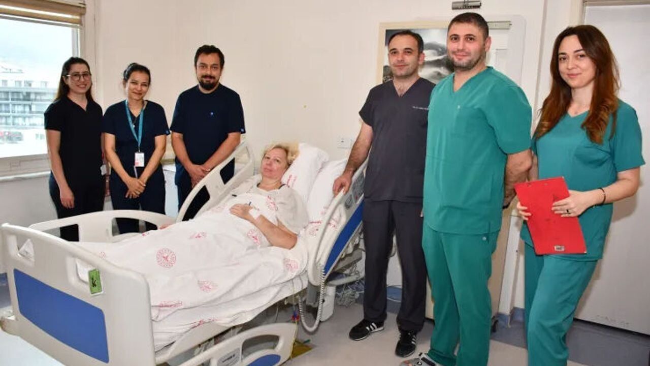 Alanya'da kadının yumurtalığından 12 kiloluk kitle alındı