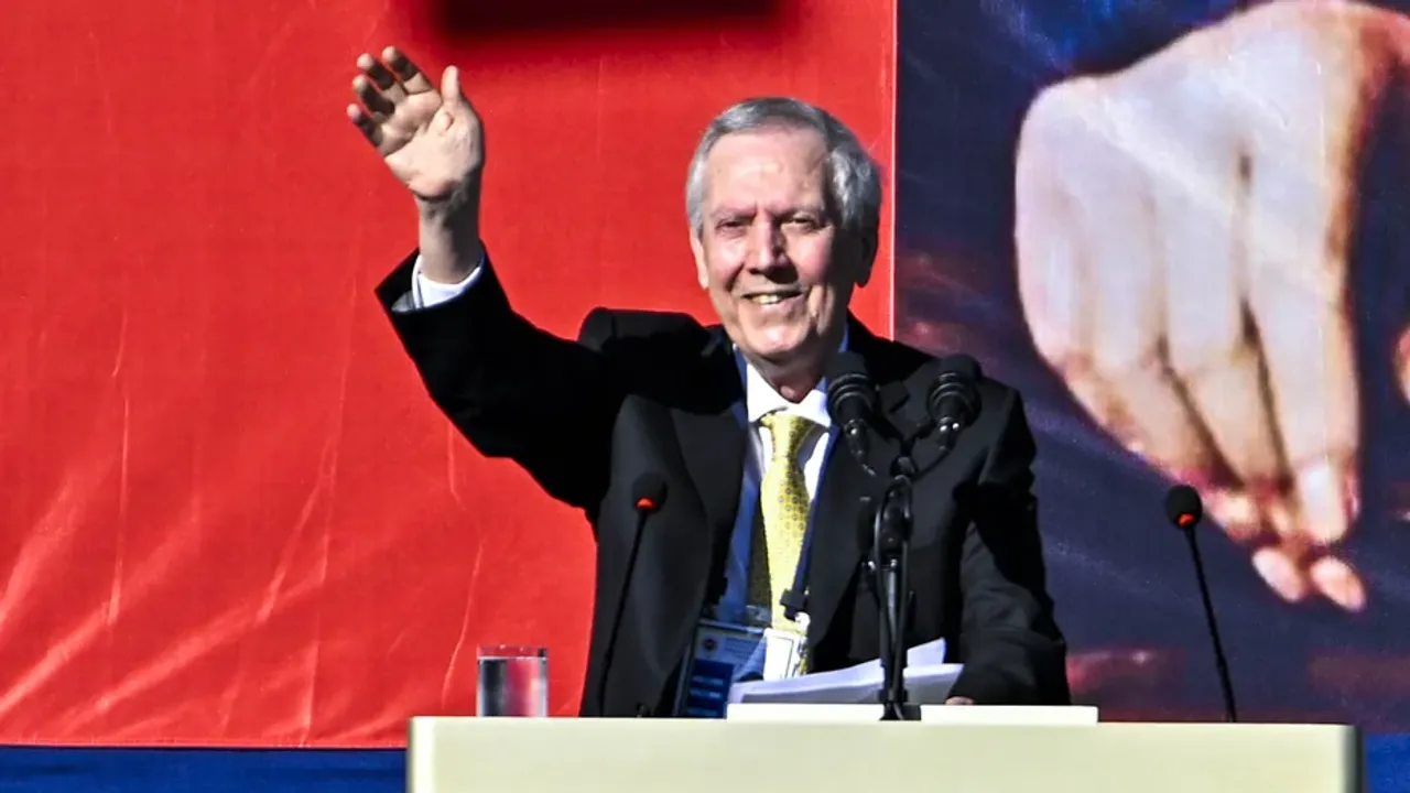 Fenerbahçe'de Aziz Yıldırım 8 yıl aradan sonra geri döndü!