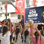 Kepez'de çocuklar mobil kreş ve kütüphaneyle buluştu