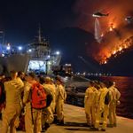 Marmaris’te Yangına Çıkarma Gemileriyle Arazöz Sevk Edildi