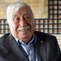 Ahmet Gülhan kimdir? Devekuşu Kabare’nin kurucularından usta oyuncunun hayatı