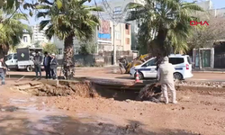 İçme suyu borusu patladı; cadde ve sokaklar sular altında kaldı