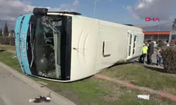 3 araç birbirine girdi: 17 yaralı