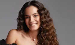 Sahnede feci kaza: Ünlü oyuncunun kafasına dekor düştü