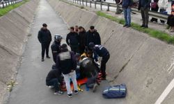 Antalya'da yol verme tartışması sonrası motosiklet sürücüsü kanala uçtu