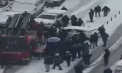 Korkunç olay: Yokuştan kayan kamyonet kartopu oynayan çocukları ezdi