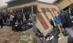 İran'da mollalar ipin ucunu kaçırdı: Meydanda yüzlerce cansız beden serildi