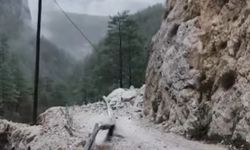 Alanya'da mahallenin tek yolu heyelandan kapandı