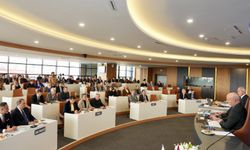 Alanya Meclisi'nde Başkan Özçelik’ten mali sunum