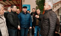 Başkan Özçelik hal esnafını dinledi