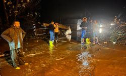 Antalya’yı sağanak vurdu: Evler ve seralar sular altında