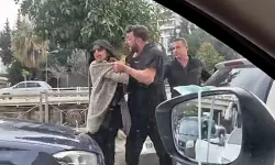 Boşanma aşamasındaki eşini trafiğin ortasında darbetti!