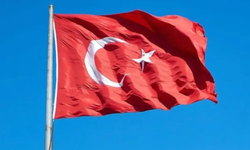 Alanya’da bayrak öfkesi: "Hain ellere geçit verilmeyecek"