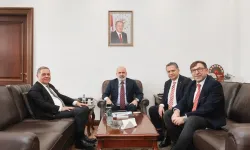 Ankara’da kritik medya zirvesi: Sektörün geleceği İçişleri Bakanlığı’nda masaya yatırıldı