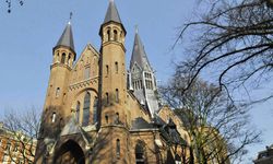 154 yıllık kilisede yangın