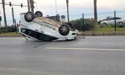 Alanya'da korkutan kaza! Kavşakta iki araç çarpıştı