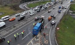 Cezaevi nakil aracı devrildi: Çok sayıda yaralı var
