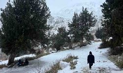 Antalya'ya kar yağdı: Çocuklar yaşadı