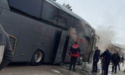 Yolcu otobüsü alev alev yandı