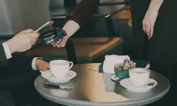 Alanya’daki kafe ve restoranlarda yeni dönem: Ek ücret kaldırıldı