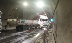 Alanya'da tünelde korkutan kaza: TIR makasladı, trafik durdu