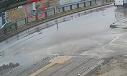 Yolun karşısına geçmeye çalışırken can verdi