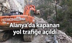 Alanya'da kapanan yol trafiğe açıldı