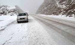 Antalya-Konya yolu karla kaplandı