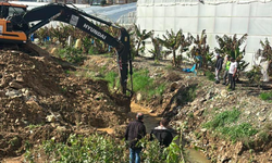 Alanya'da dere taşkını kontrol altına alındı: Camii sudan kurtarıldı