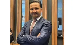 Alanya'da Meclis Üyesi Uyar’dan sert adalet eleştirisi: "Eğri kalemden doğru çizgi çıkmaz"