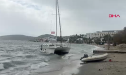 Fırtına fena vurdu: Tekneler karaya oturdu, feribot seferi iptal edildi