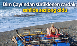 Dim Çayı’ndan sürüklenen çardak, sahilde şezlong oldu